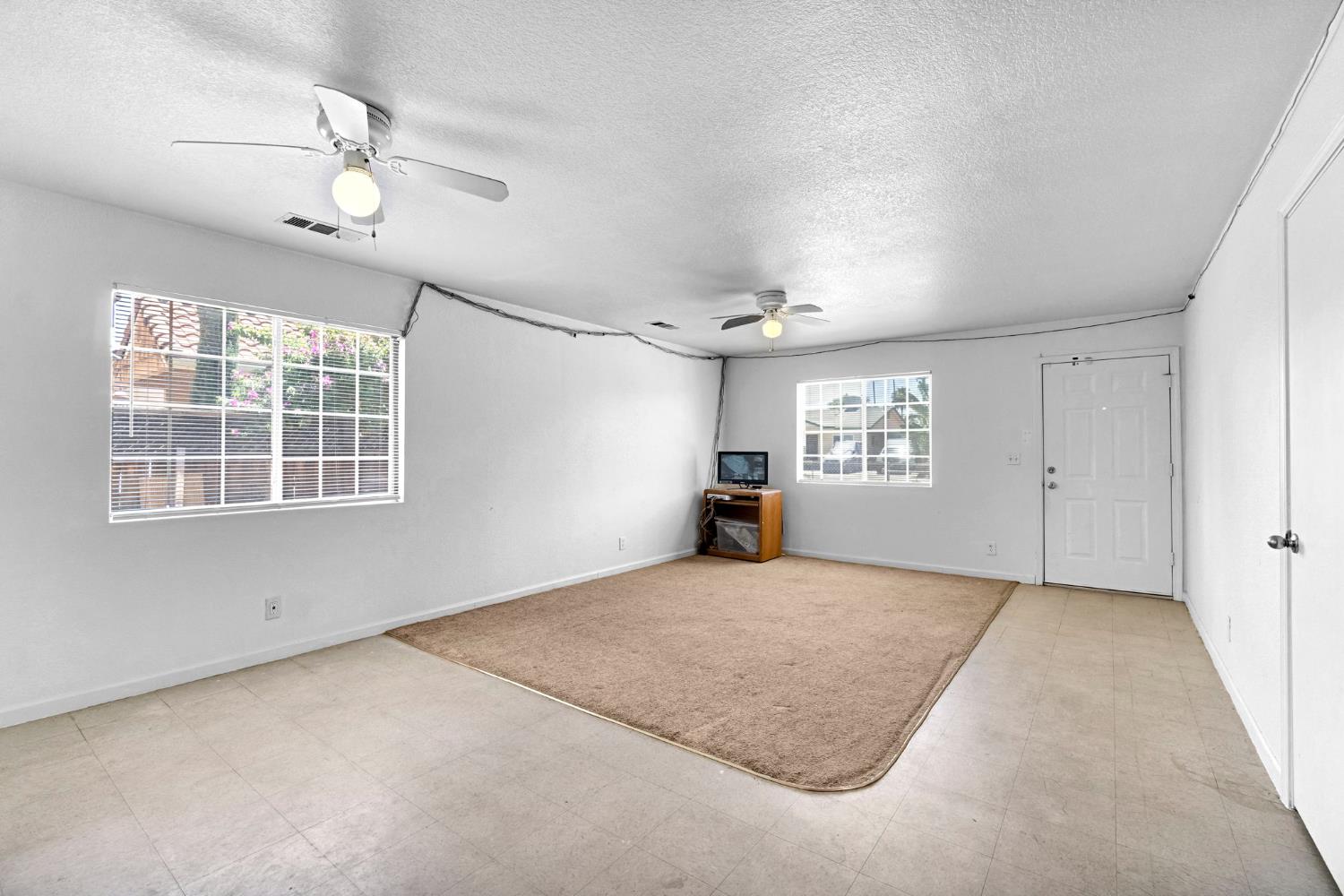 472 W Spruce Ave, Pinedale, CA 93650