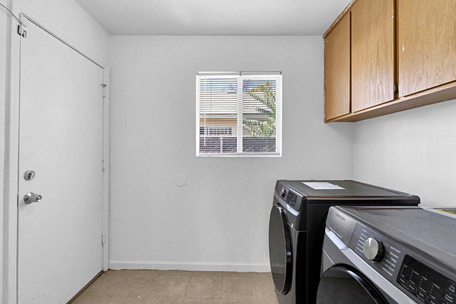 472 W Spruce Ave, Pinedale, CA 93650