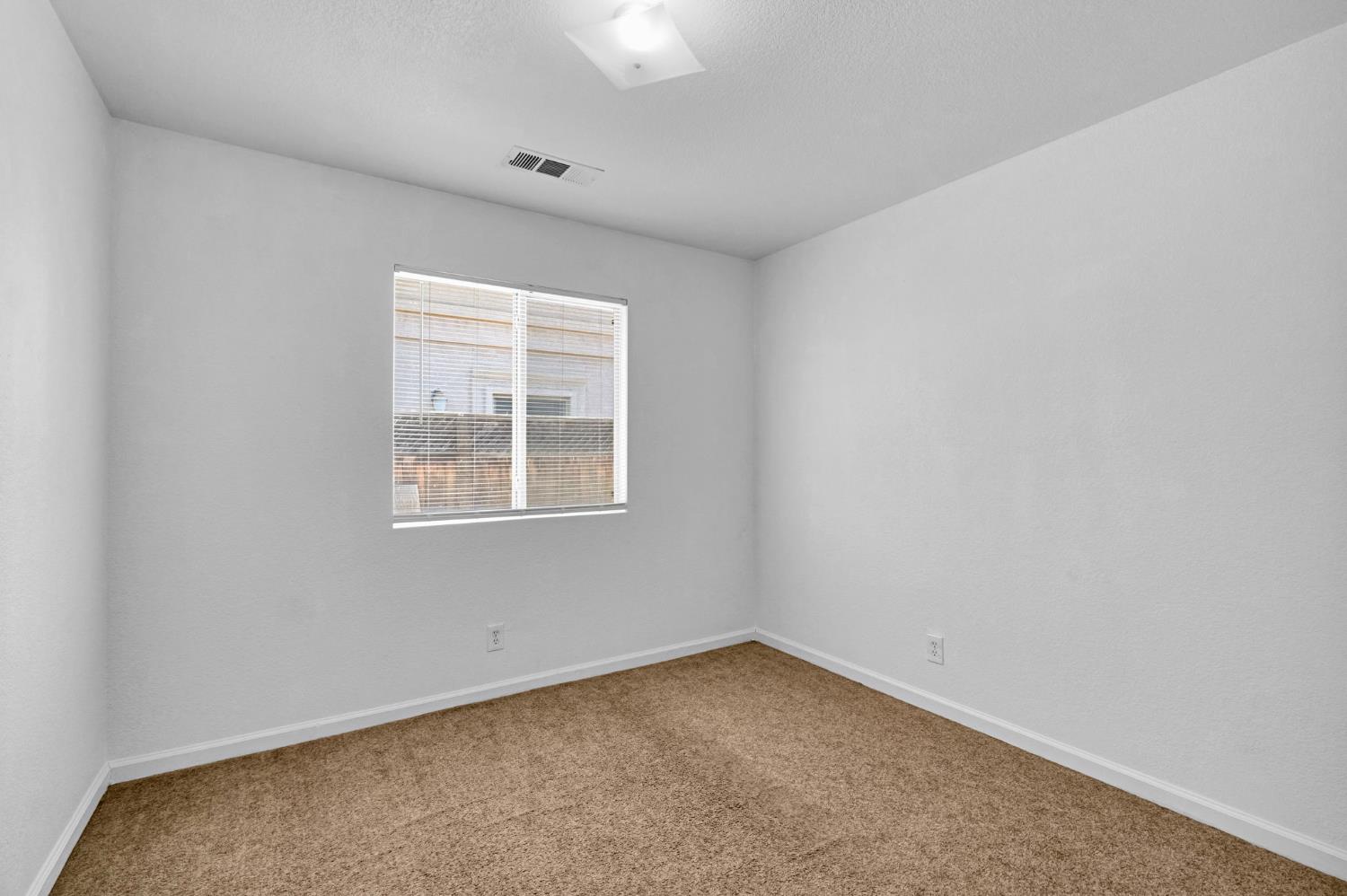 472 W Spruce Ave, Pinedale, CA 93650