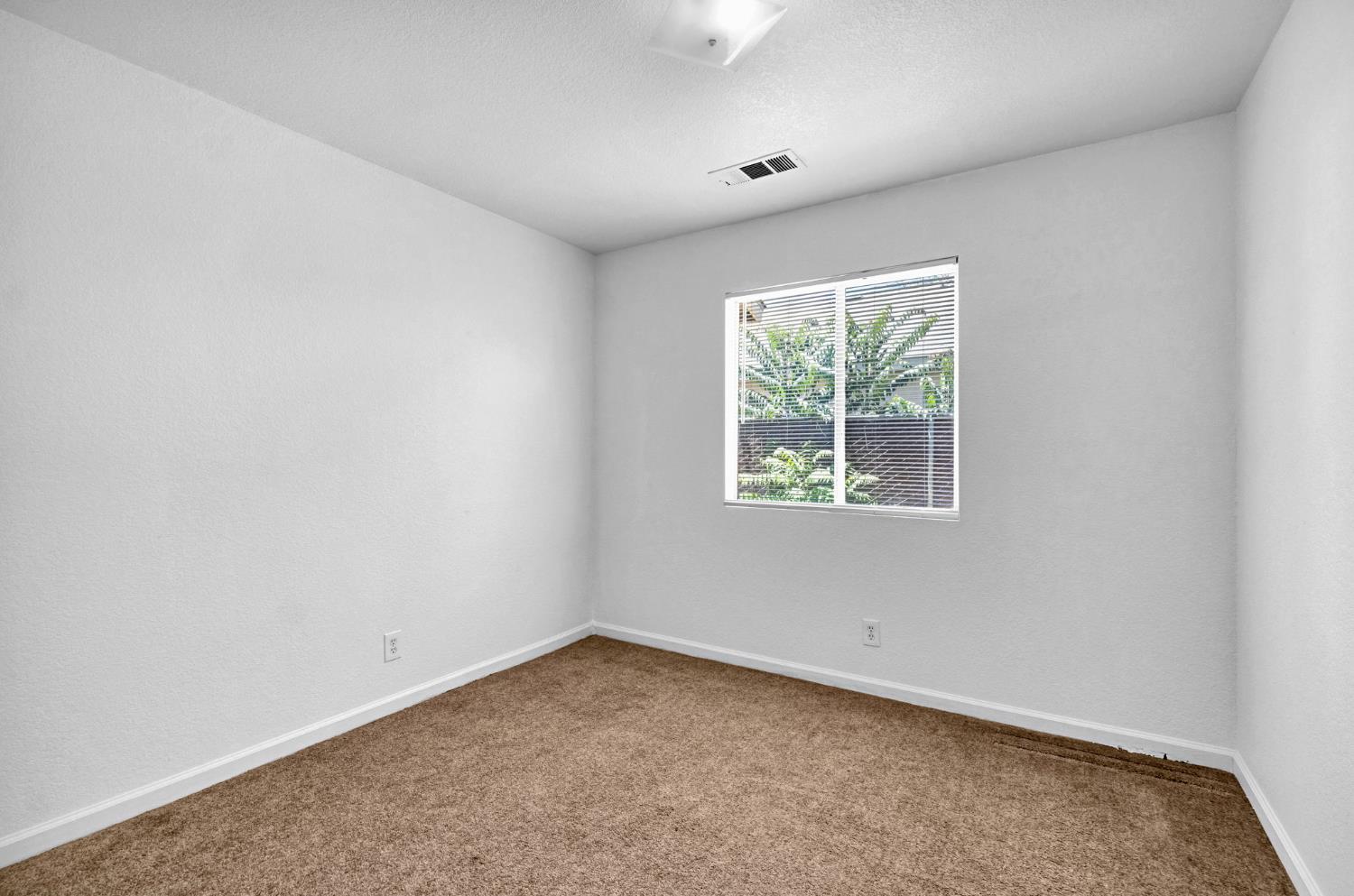 472 W Spruce Ave, Pinedale, CA 93650