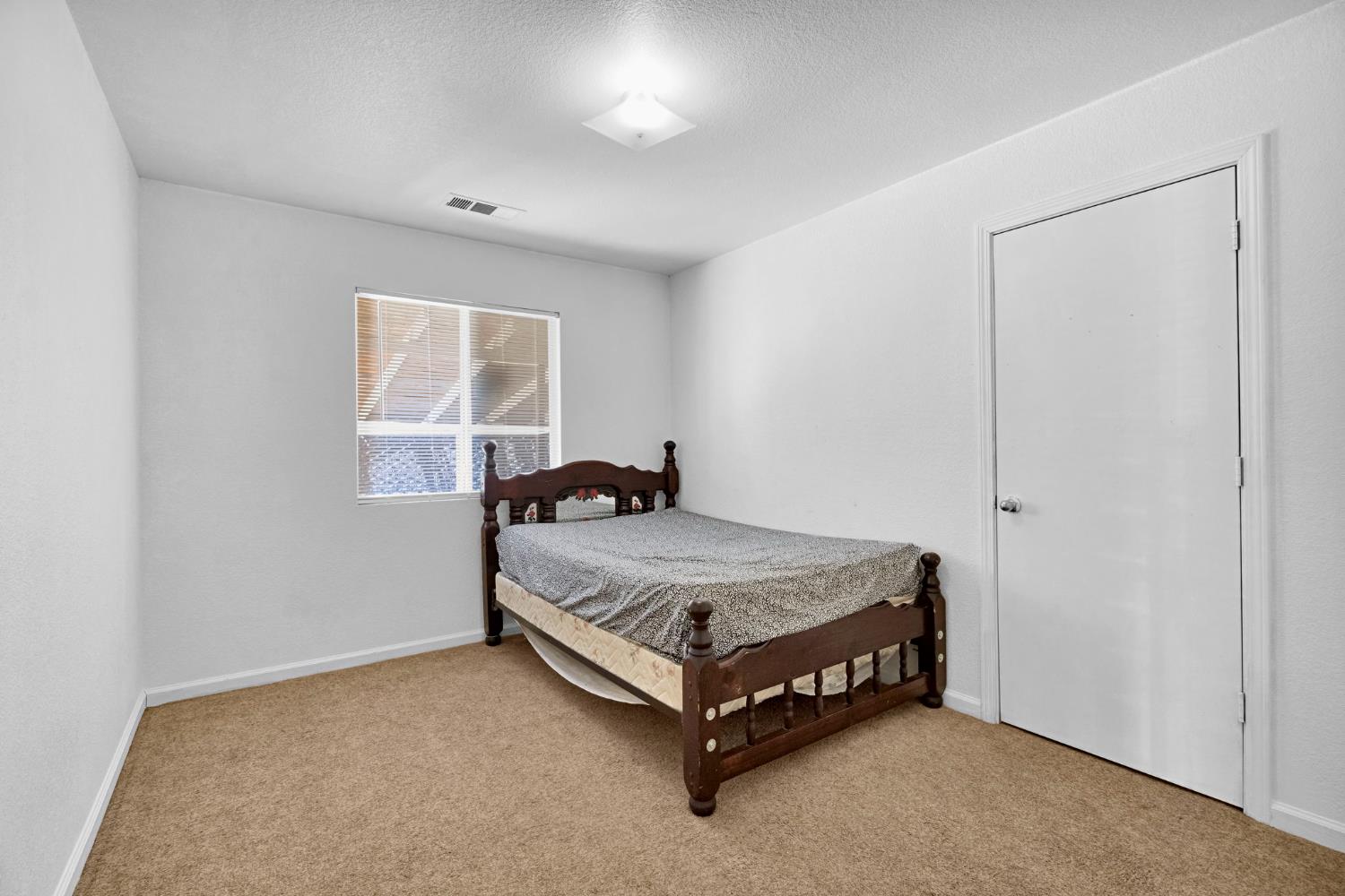 472 W Spruce Ave, Pinedale, CA 93650