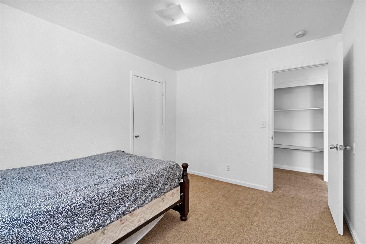 472 W Spruce Ave, Pinedale, CA 93650