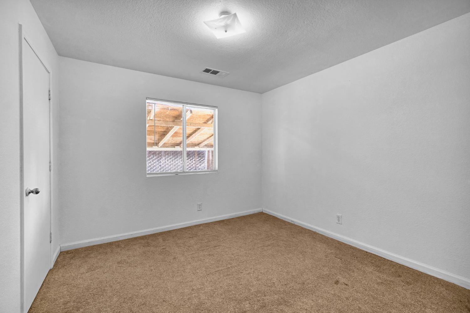 472 W Spruce Ave, Pinedale, CA 93650