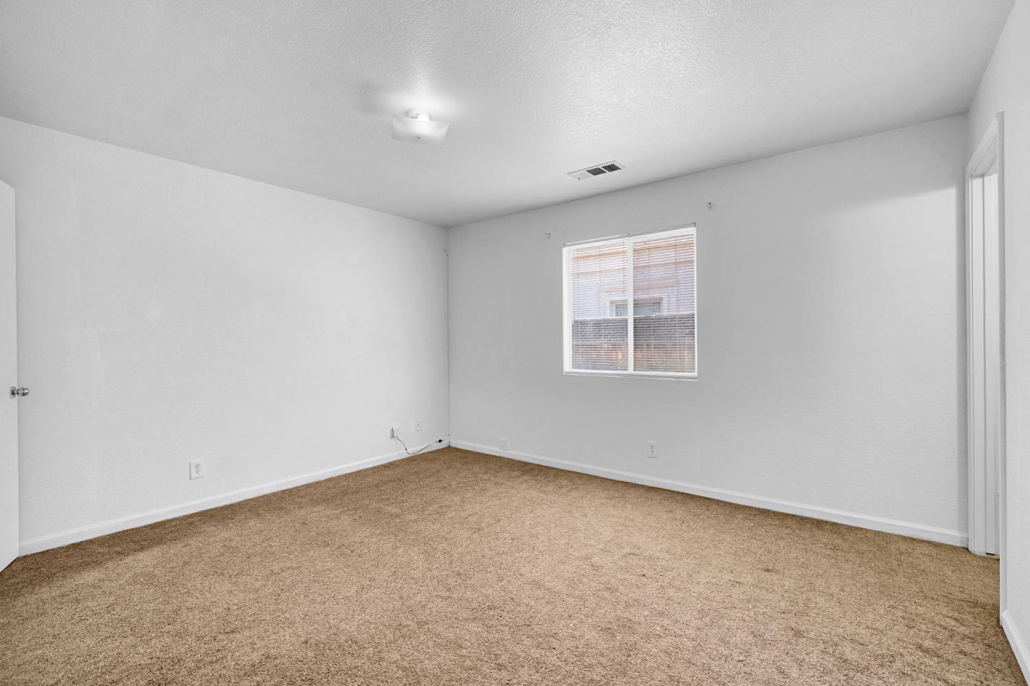 472 W Spruce Ave, Pinedale, CA 93650