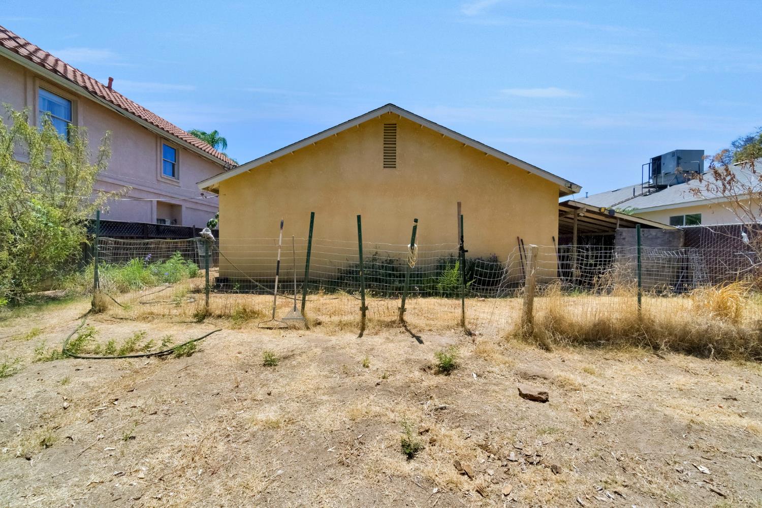 472 W Spruce Ave, Pinedale, CA 93650