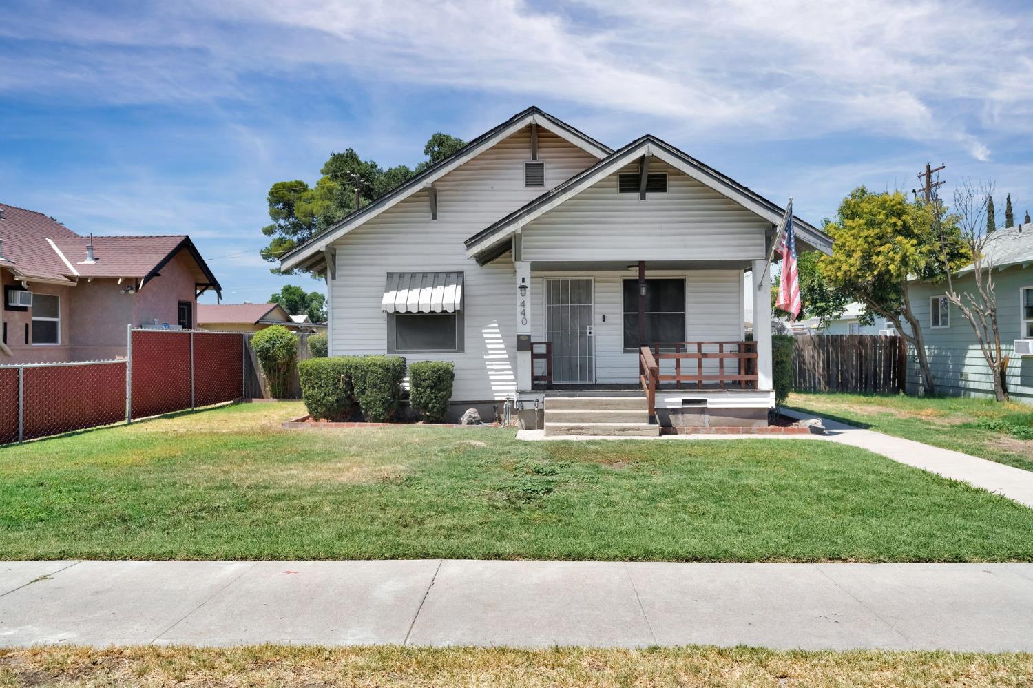 440 W Ivy St, Hanford, CA 93230