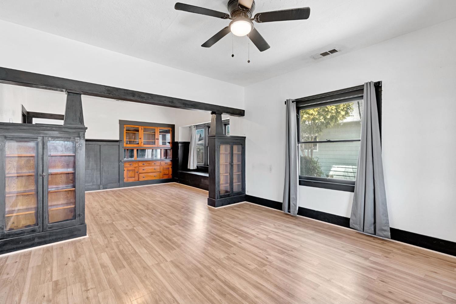 440 W Ivy St, Hanford, CA 93230