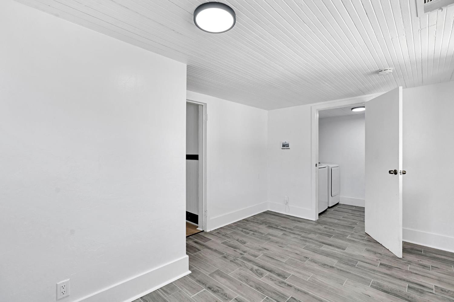 440 W Ivy St, Hanford, CA 93230