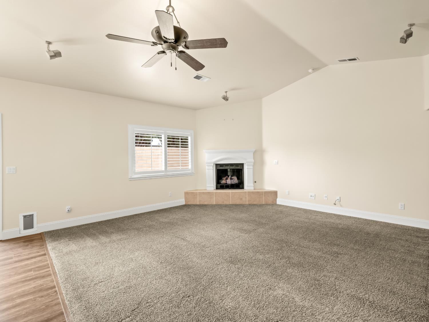 6458 N Warren Ave, Fresno, CA 93711