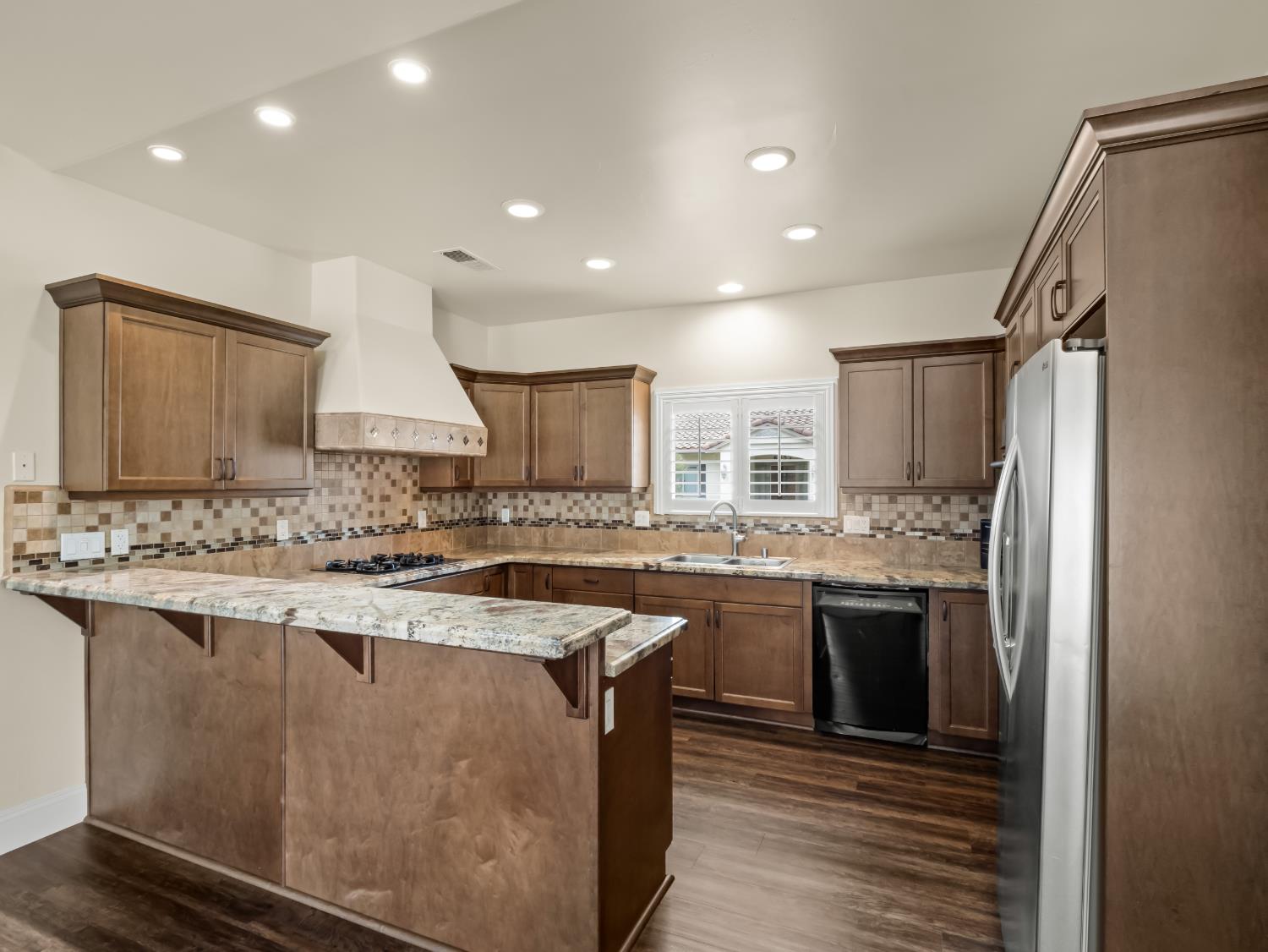 6458 N Warren Ave, Fresno, CA 93711