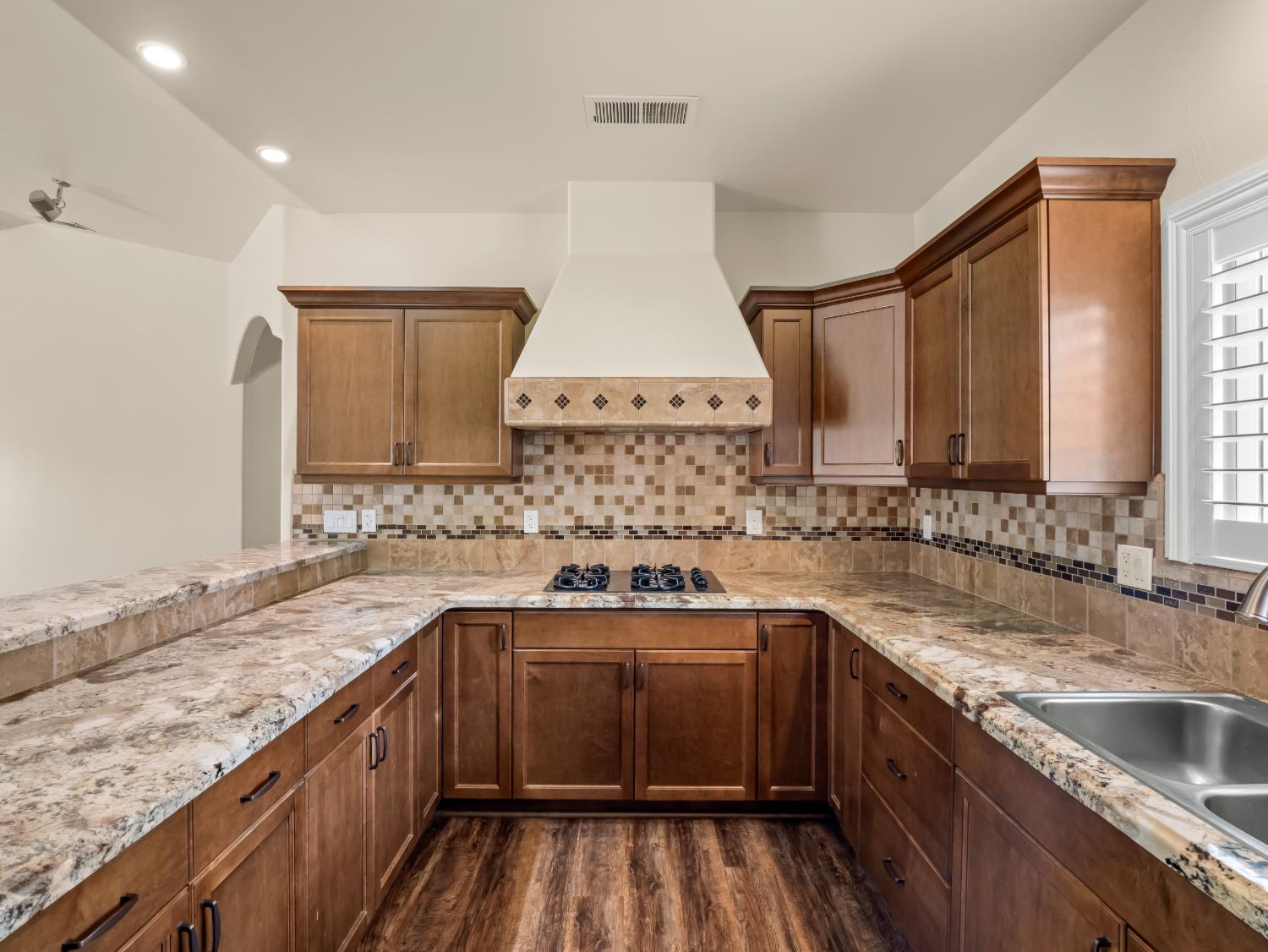 6458 N Warren Ave, Fresno, CA 93711