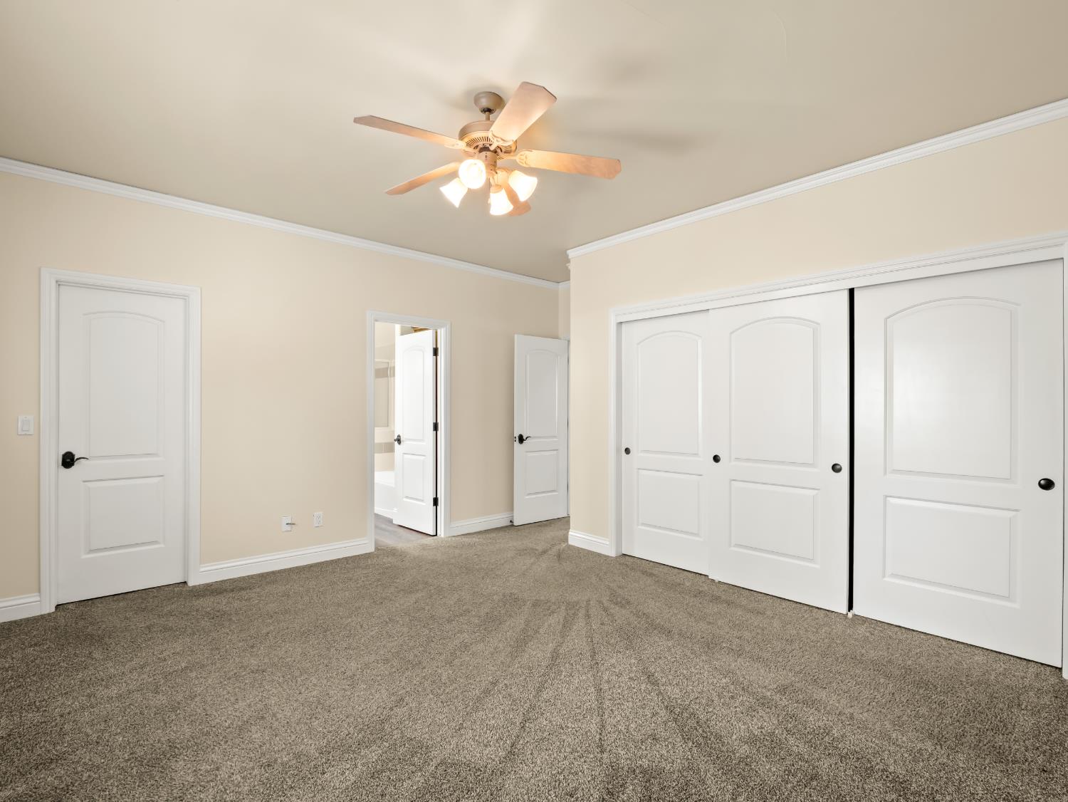 6458 N Warren Ave, Fresno, CA 93711