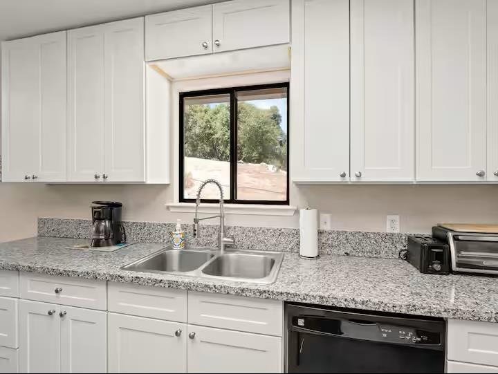 42339 Lulang Ln, Ahwahnee, CA 93601