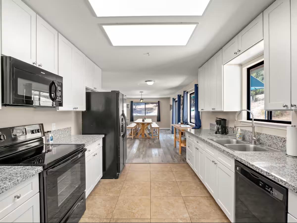 42339 Lulang Ln, Ahwahnee, CA 93601