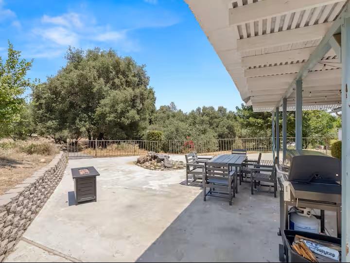 42339 Lulang Ln, Ahwahnee, CA 93601