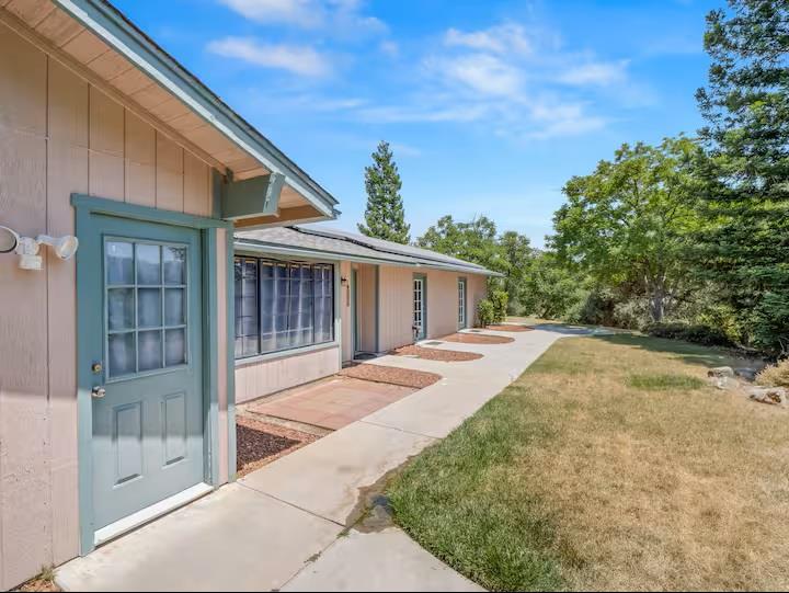 42339 Lulang Ln, Ahwahnee, CA 93601