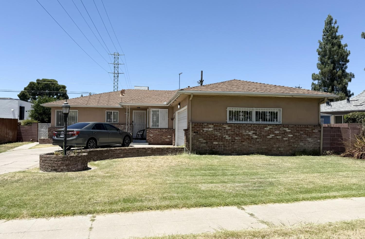 3139 N 7Th St, Fresno, CA 93703