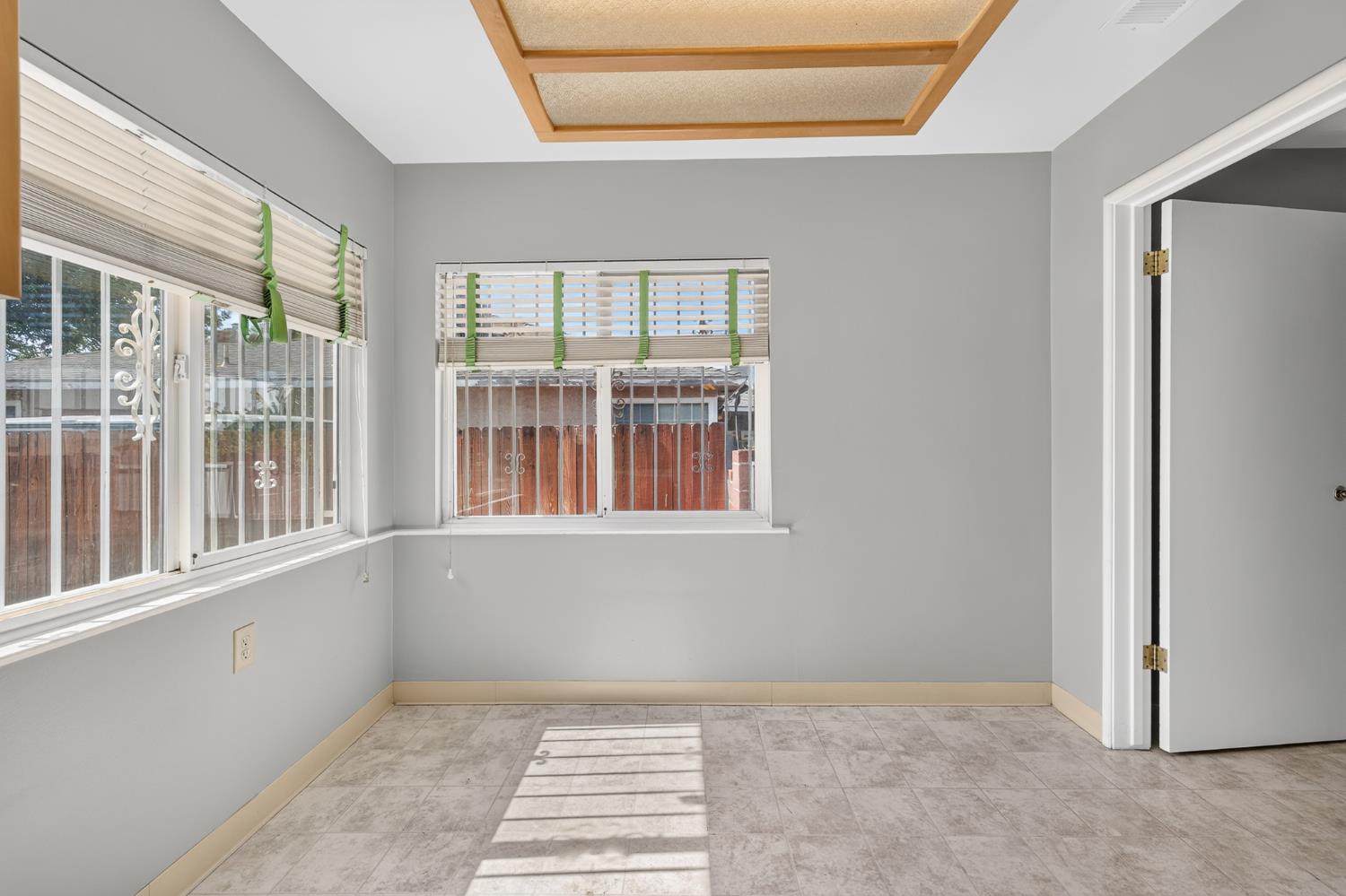 3139 N 7Th St, Fresno, CA 93703