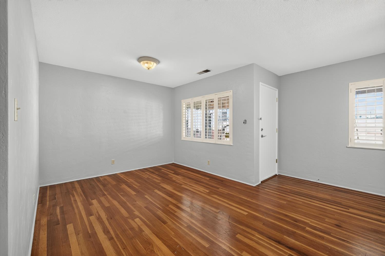 3139 N 7Th St, Fresno, CA 93703