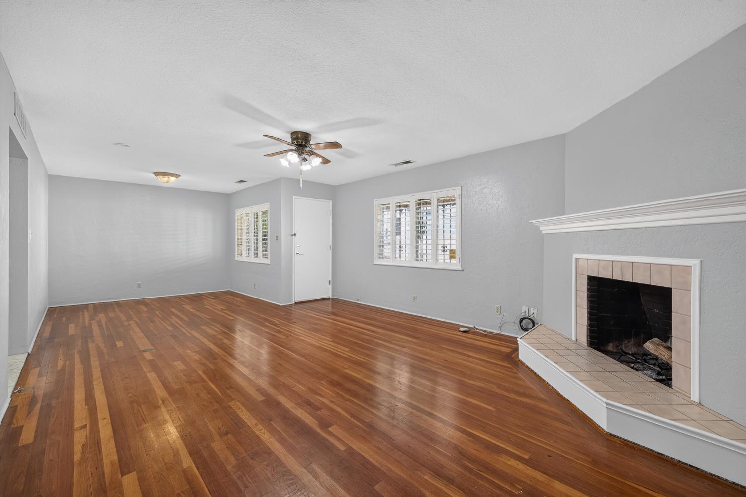 3139 N 7Th St, Fresno, CA 93703
