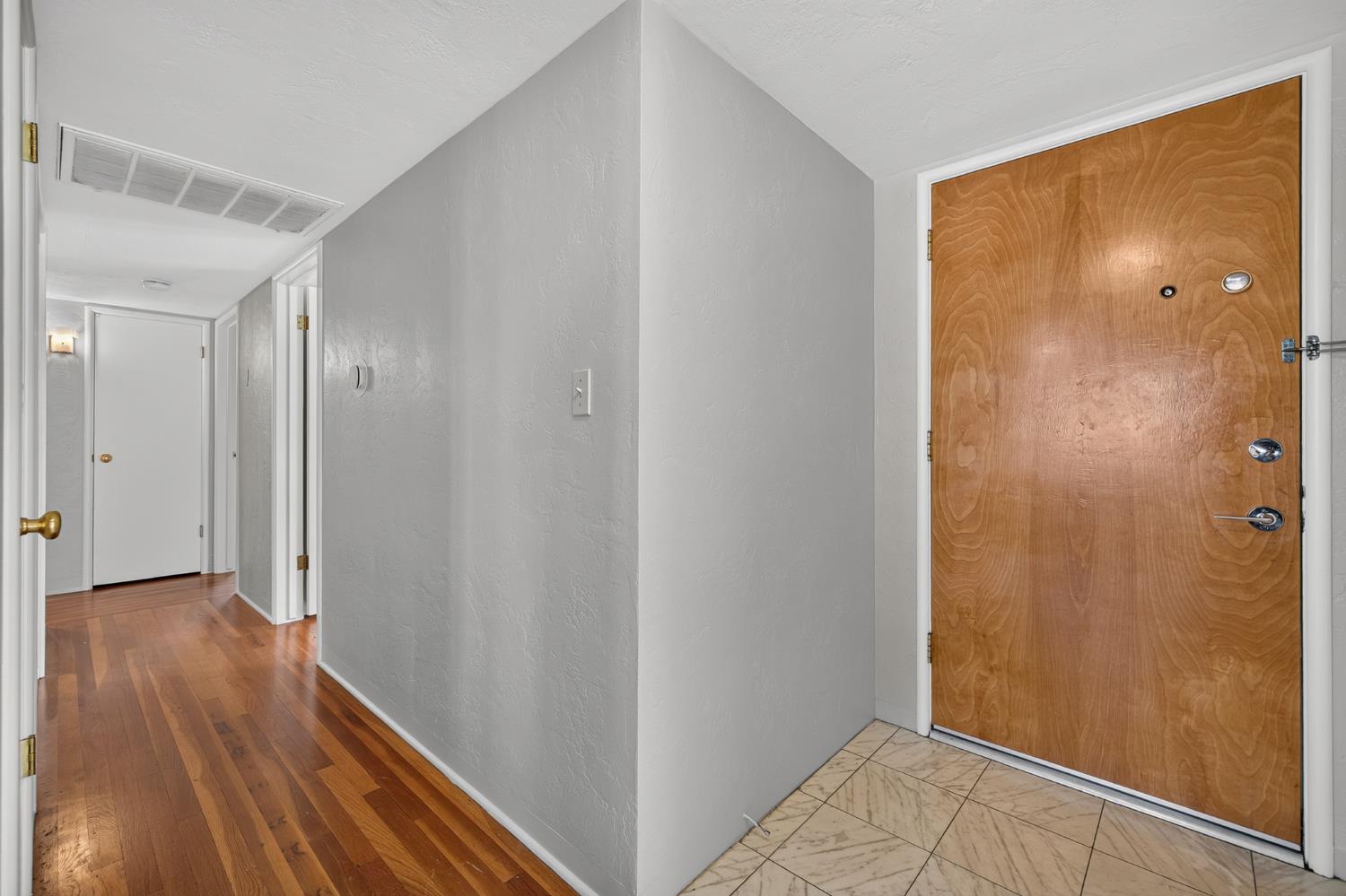 3139 N 7Th St, Fresno, CA 93703