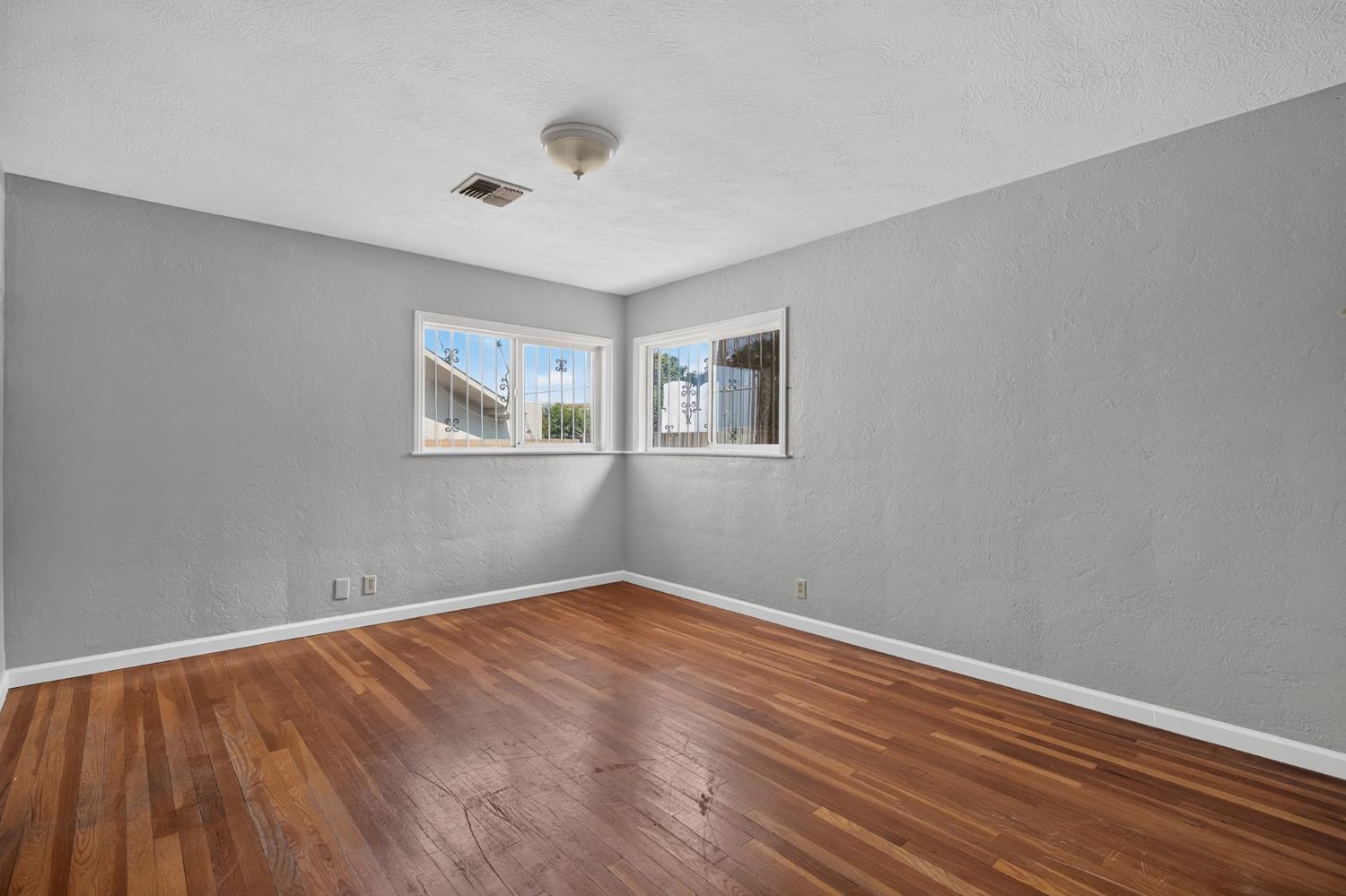 3139 N 7Th St, Fresno, CA 93703