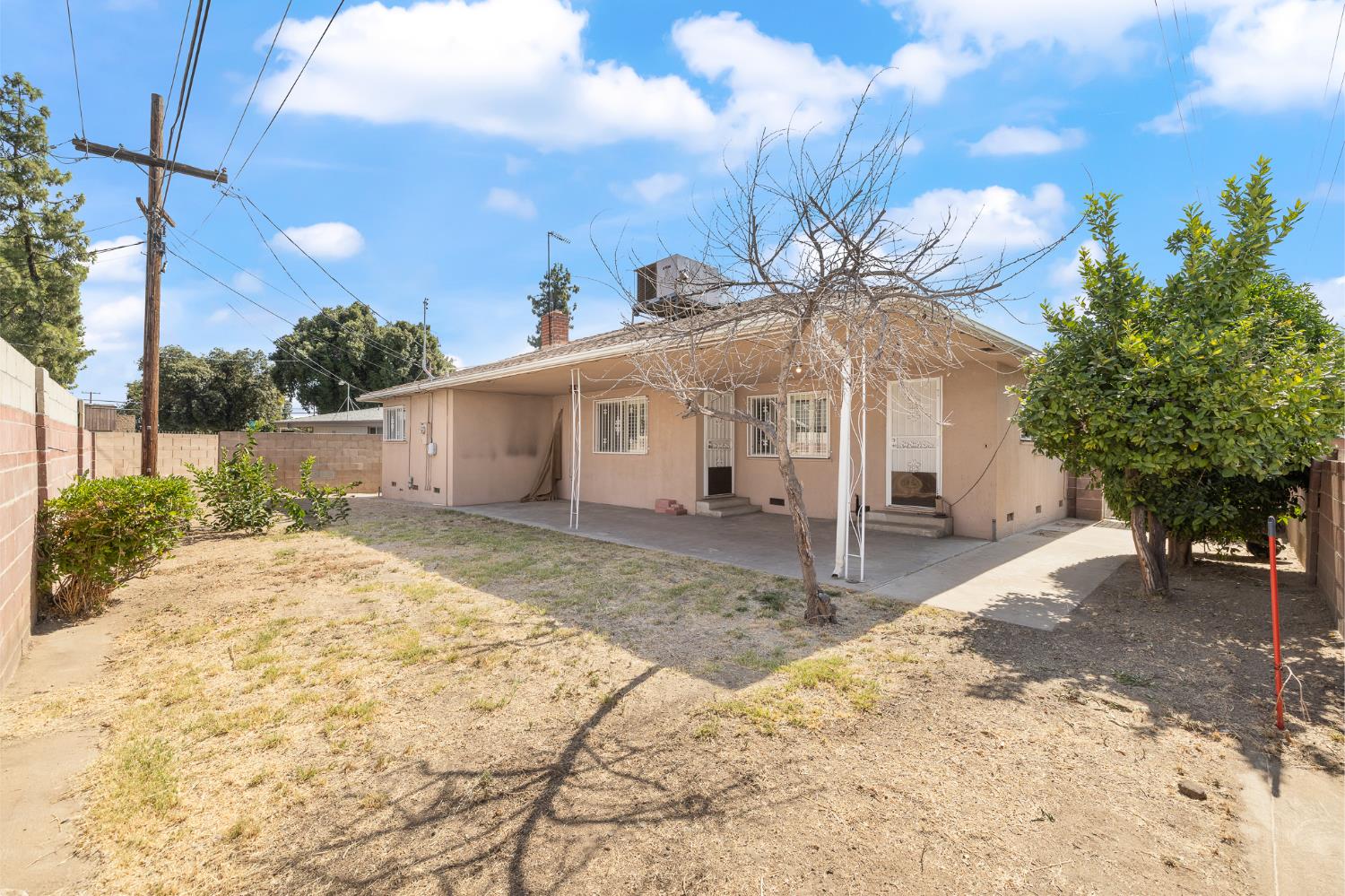 3139 N 7Th St, Fresno, CA 93703