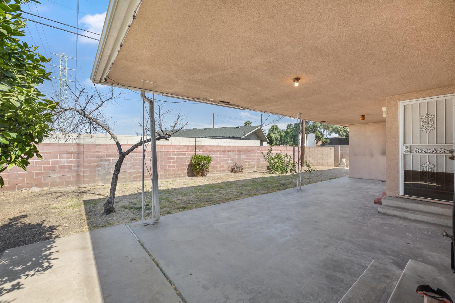 3139 N 7Th St, Fresno, CA 93703