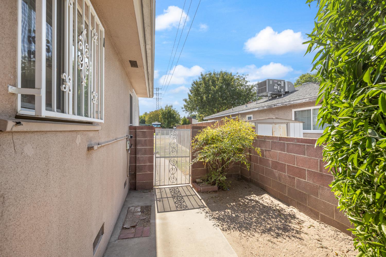 3139 N 7Th St, Fresno, CA 93703