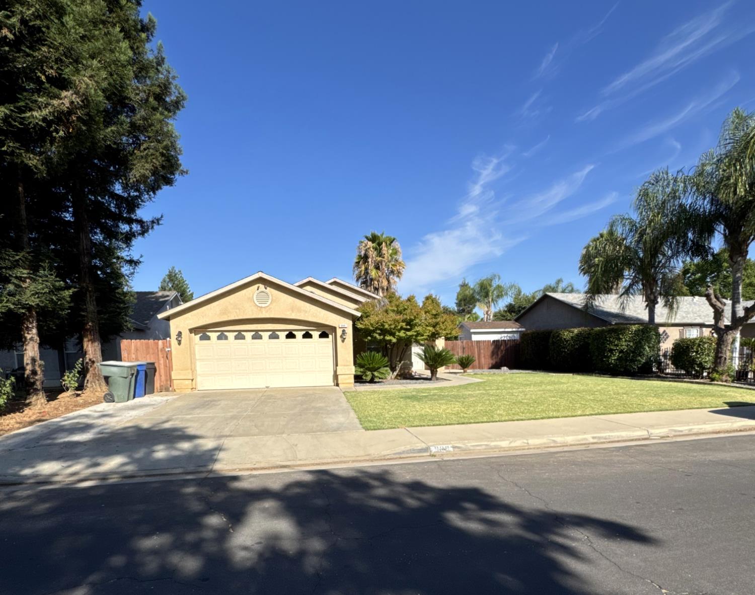 999 Harrison Ave, Sanger, CA 93657