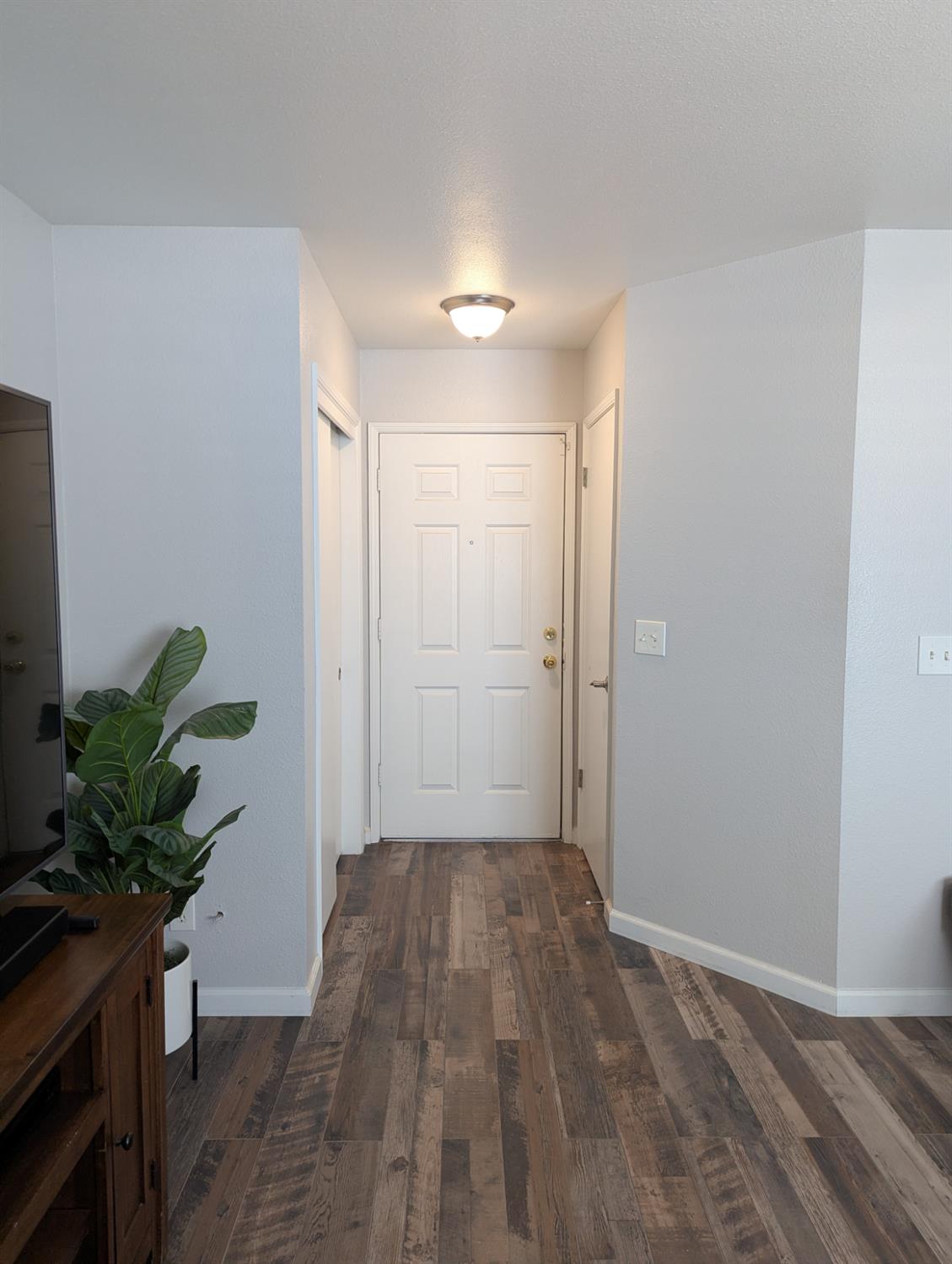 999 Harrison Ave, Sanger, CA 93657