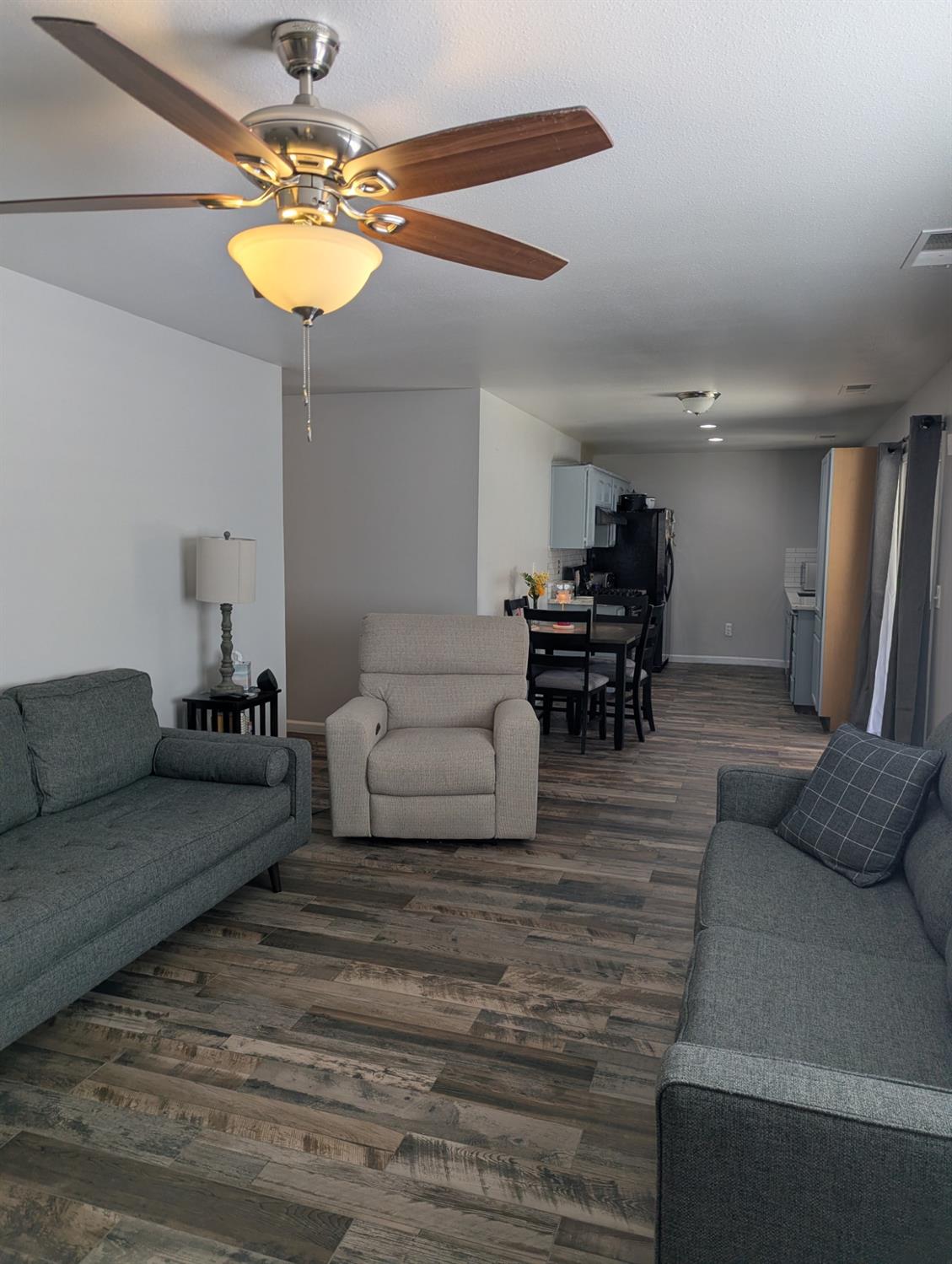 999 Harrison Ave, Sanger, CA 93657