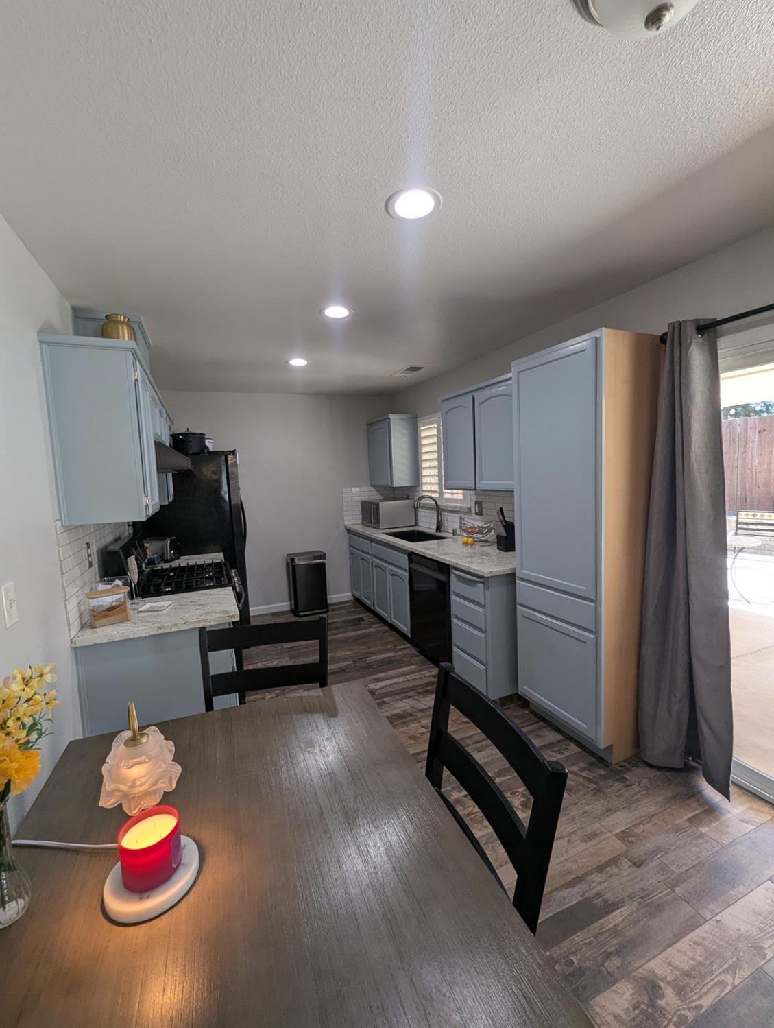 999 Harrison Ave, Sanger, CA 93657