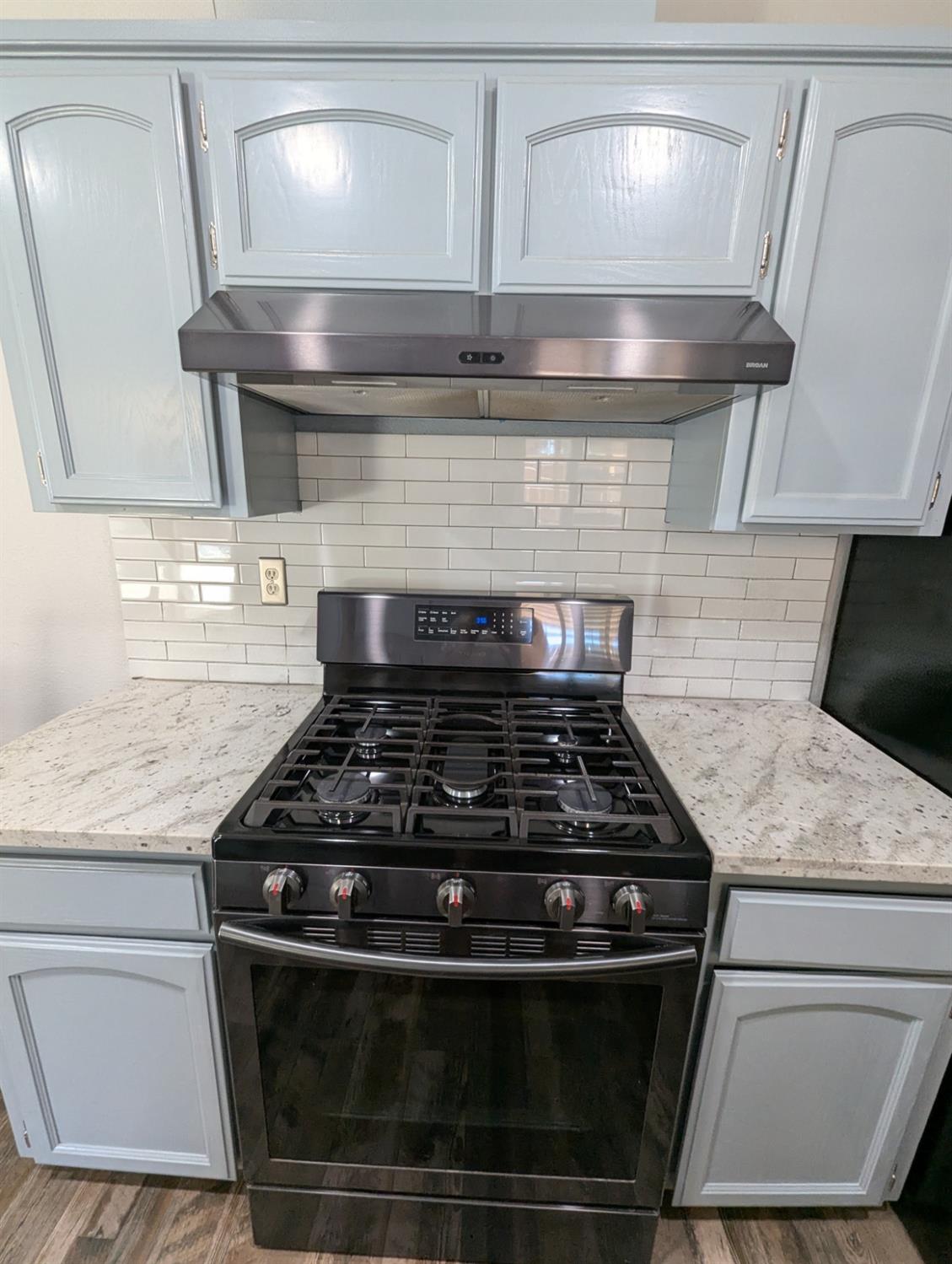 999 Harrison Ave, Sanger, CA 93657
