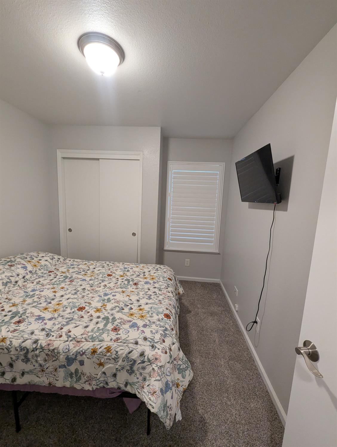999 Harrison Ave, Sanger, CA 93657