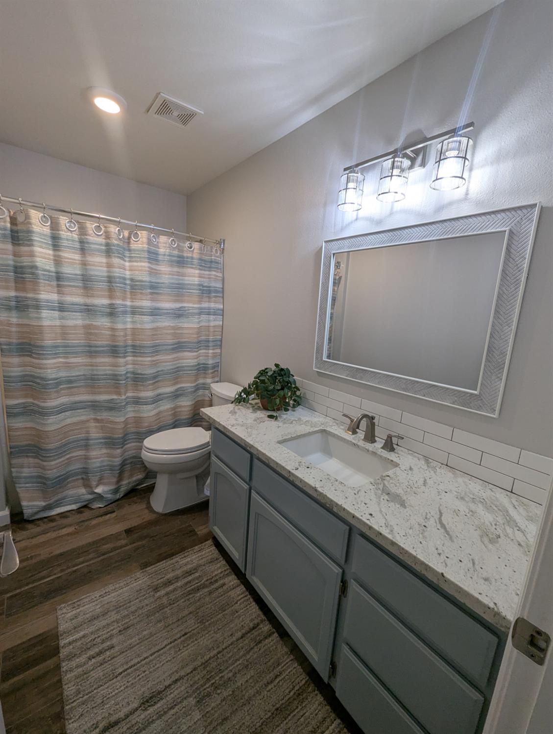 999 Harrison Ave, Sanger, CA 93657