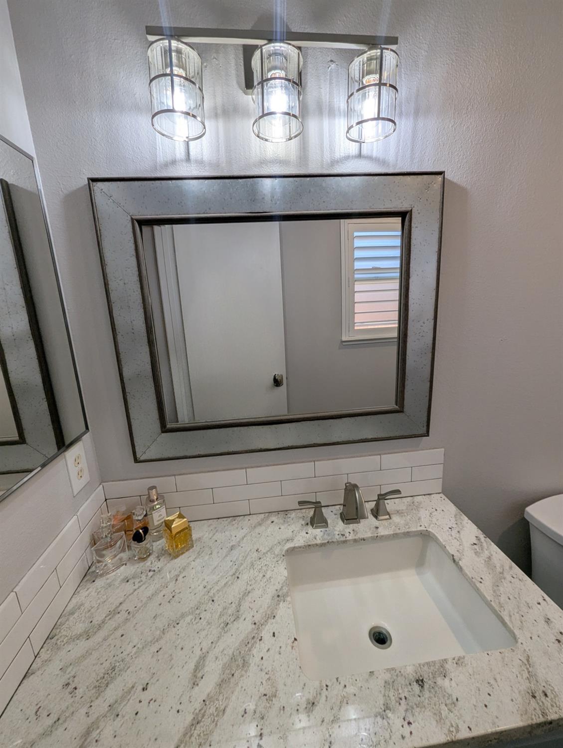 999 Harrison Ave, Sanger, CA 93657