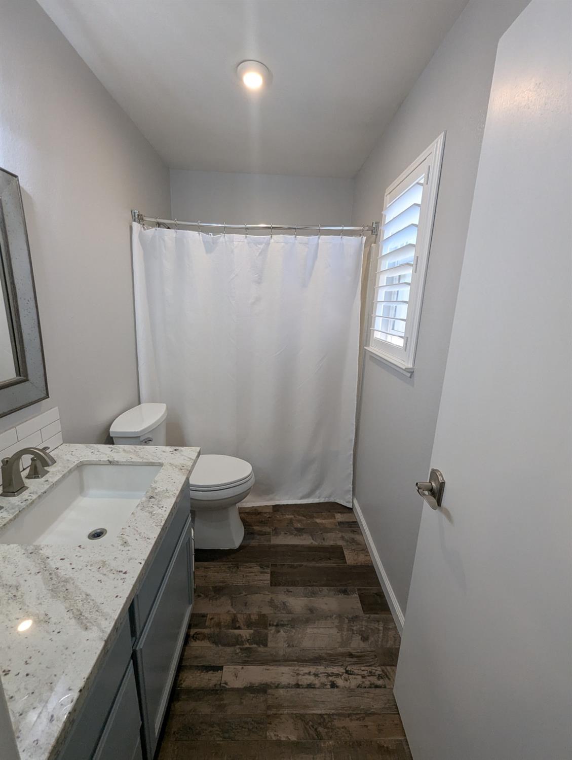 999 Harrison Ave, Sanger, CA 93657