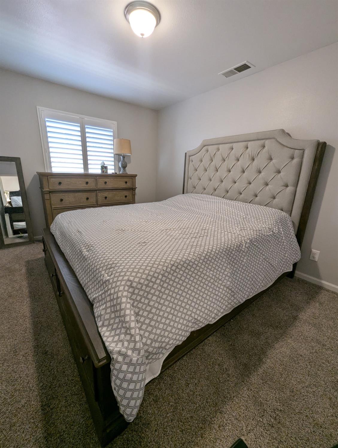 999 Harrison Ave, Sanger, CA 93657