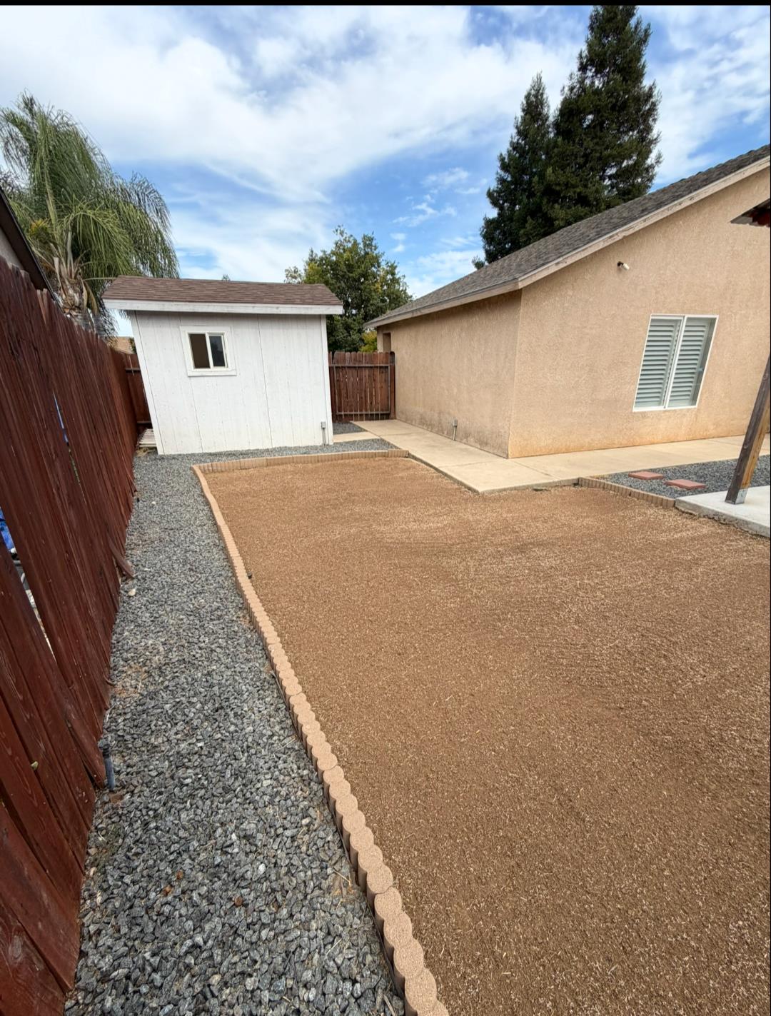999 Harrison Ave, Sanger, CA 93657