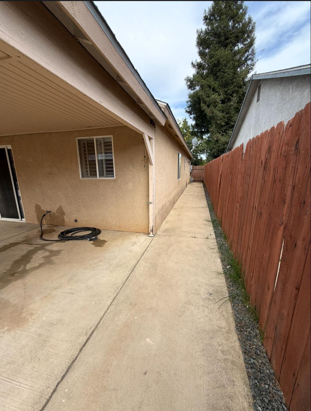 999 Harrison Ave, Sanger, CA 93657