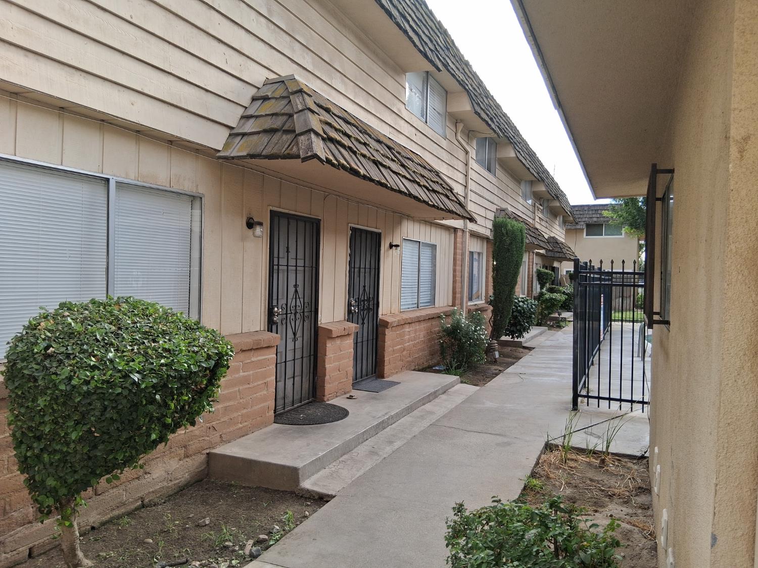 4136 N Thesta St #9, Fresno, CA 93726