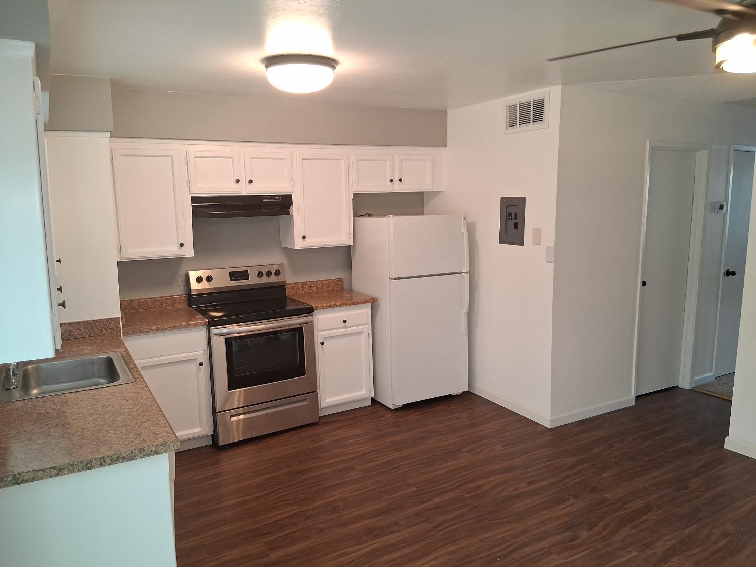 4136 N Thesta St #9, Fresno, CA 93726