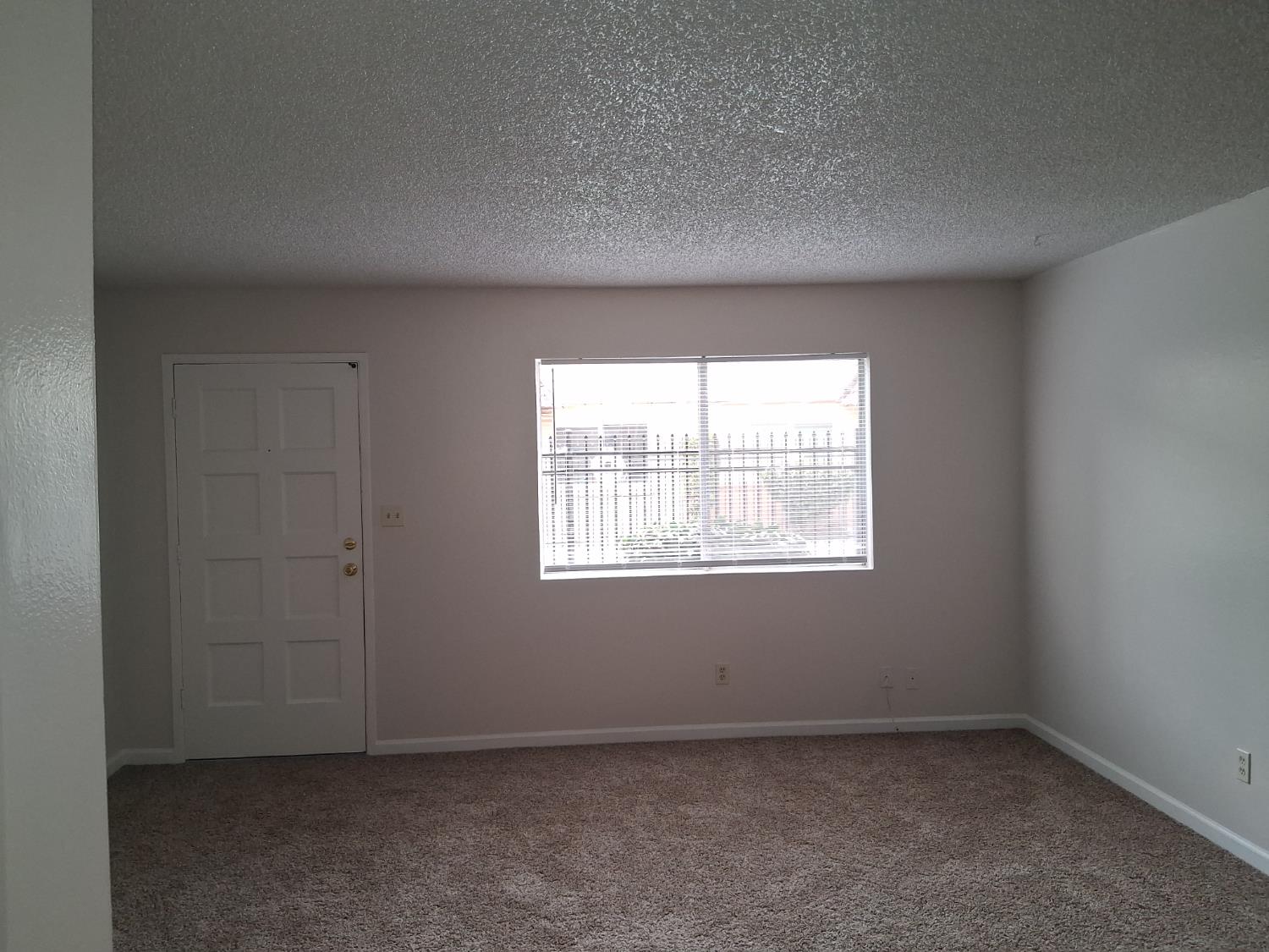 4136 N Thesta St #9, Fresno, CA 93726