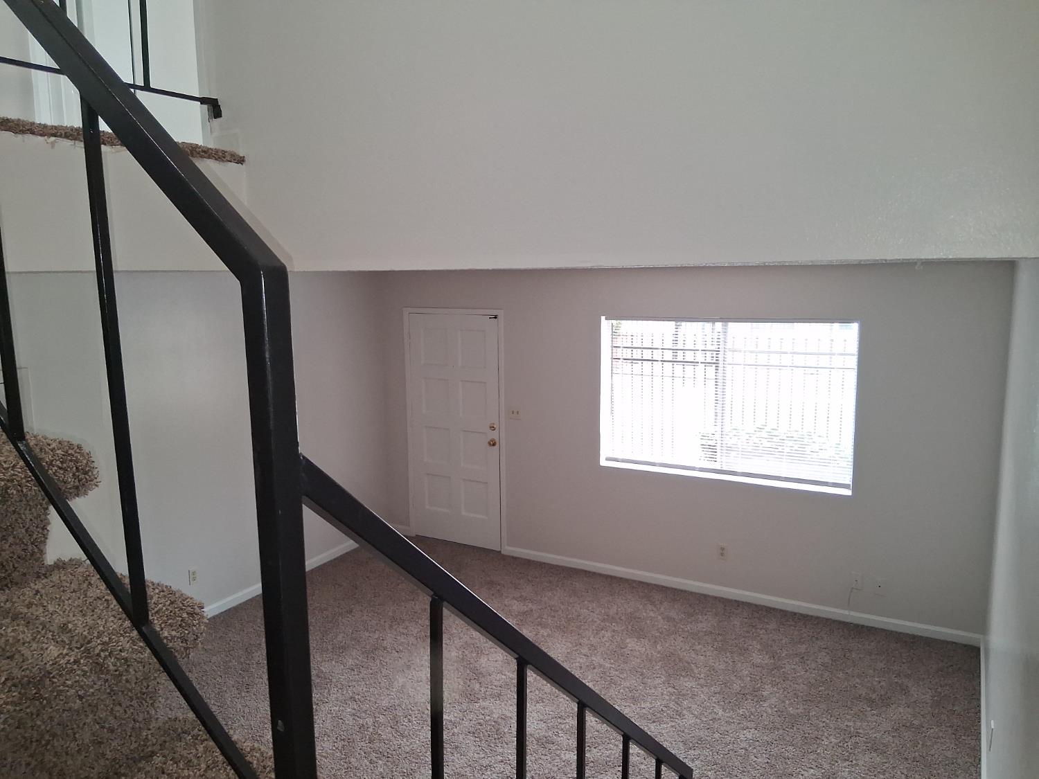 4136 N Thesta St #9, Fresno, CA 93726