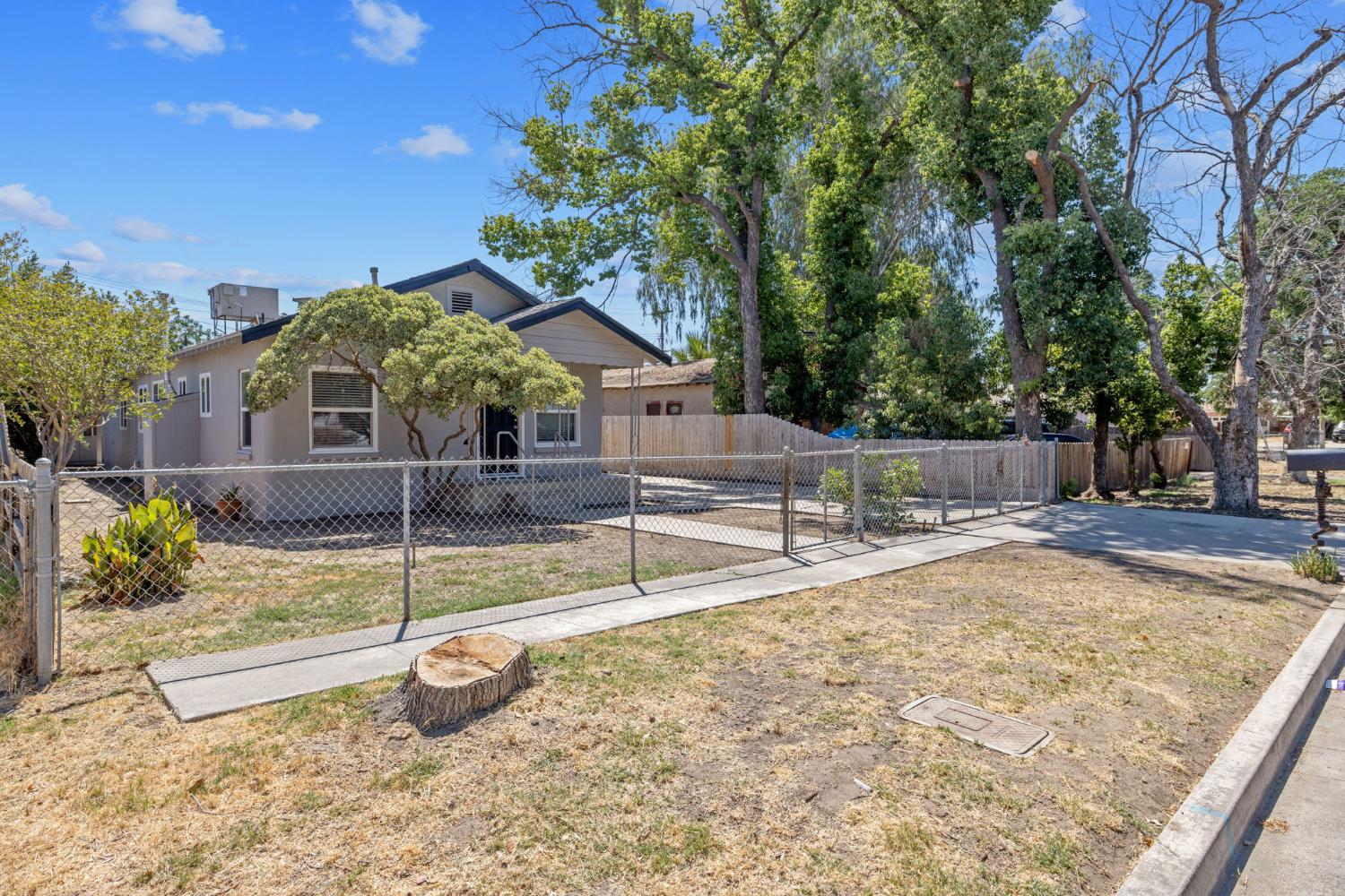 740 S S. G St, Tulare, CA 93274