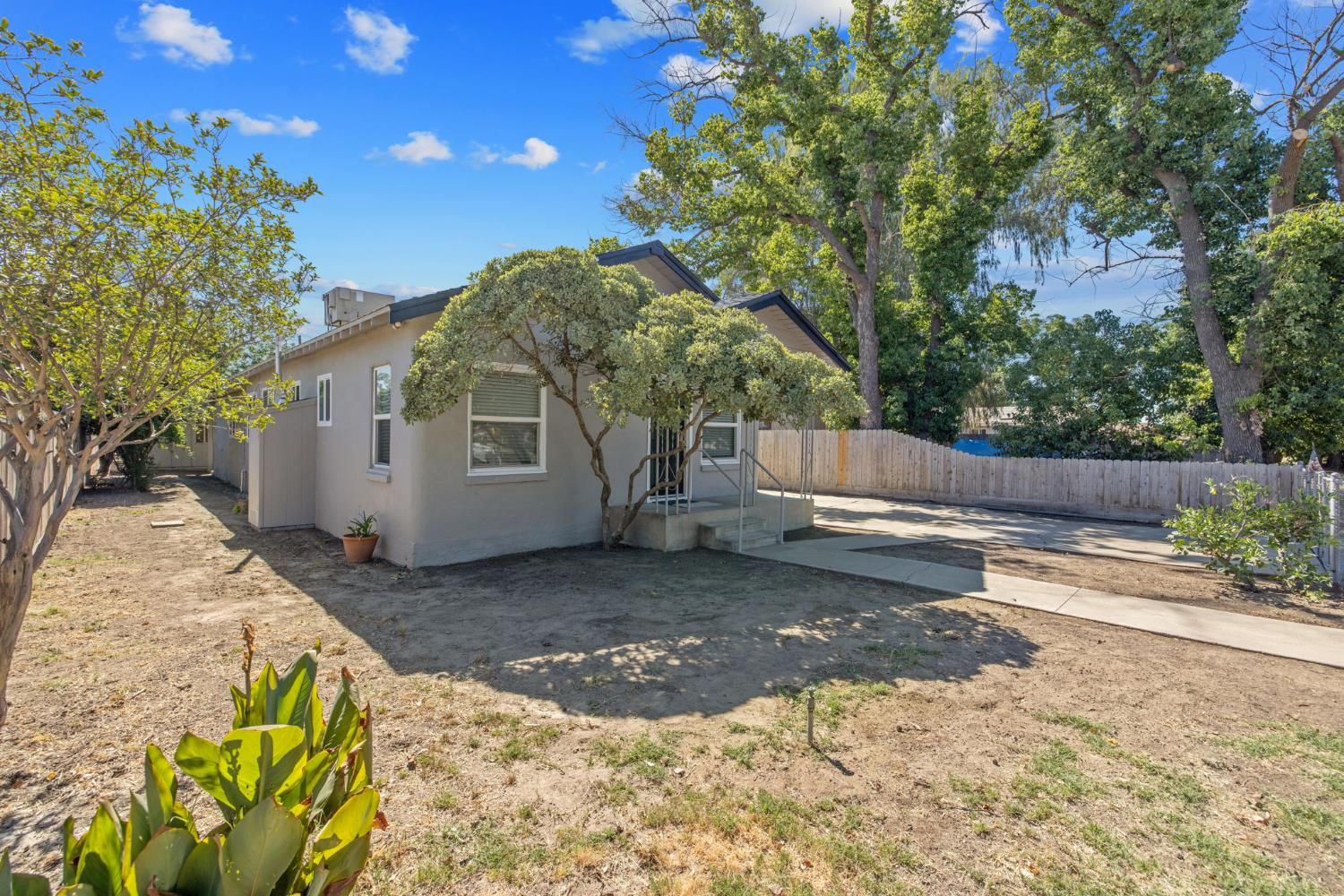 740 S S. G St, Tulare, CA 93274