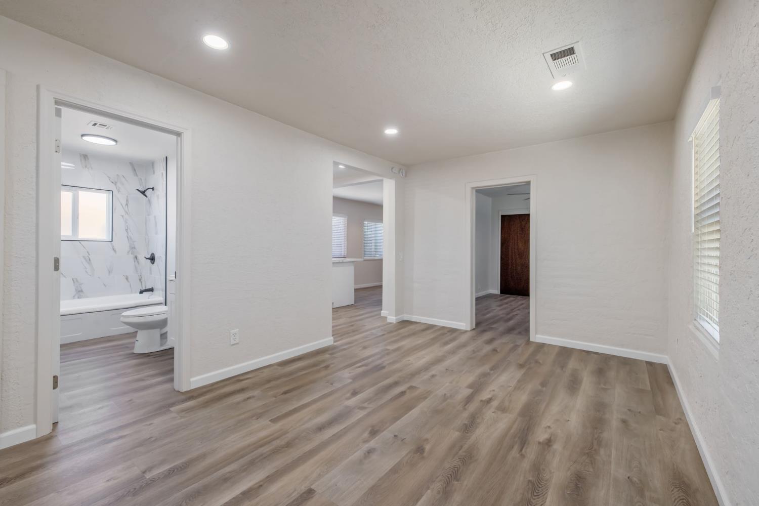 740 S S. G St, Tulare, CA 93274