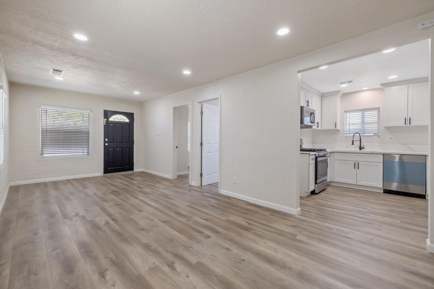 740 S S. G St, Tulare, CA 93274