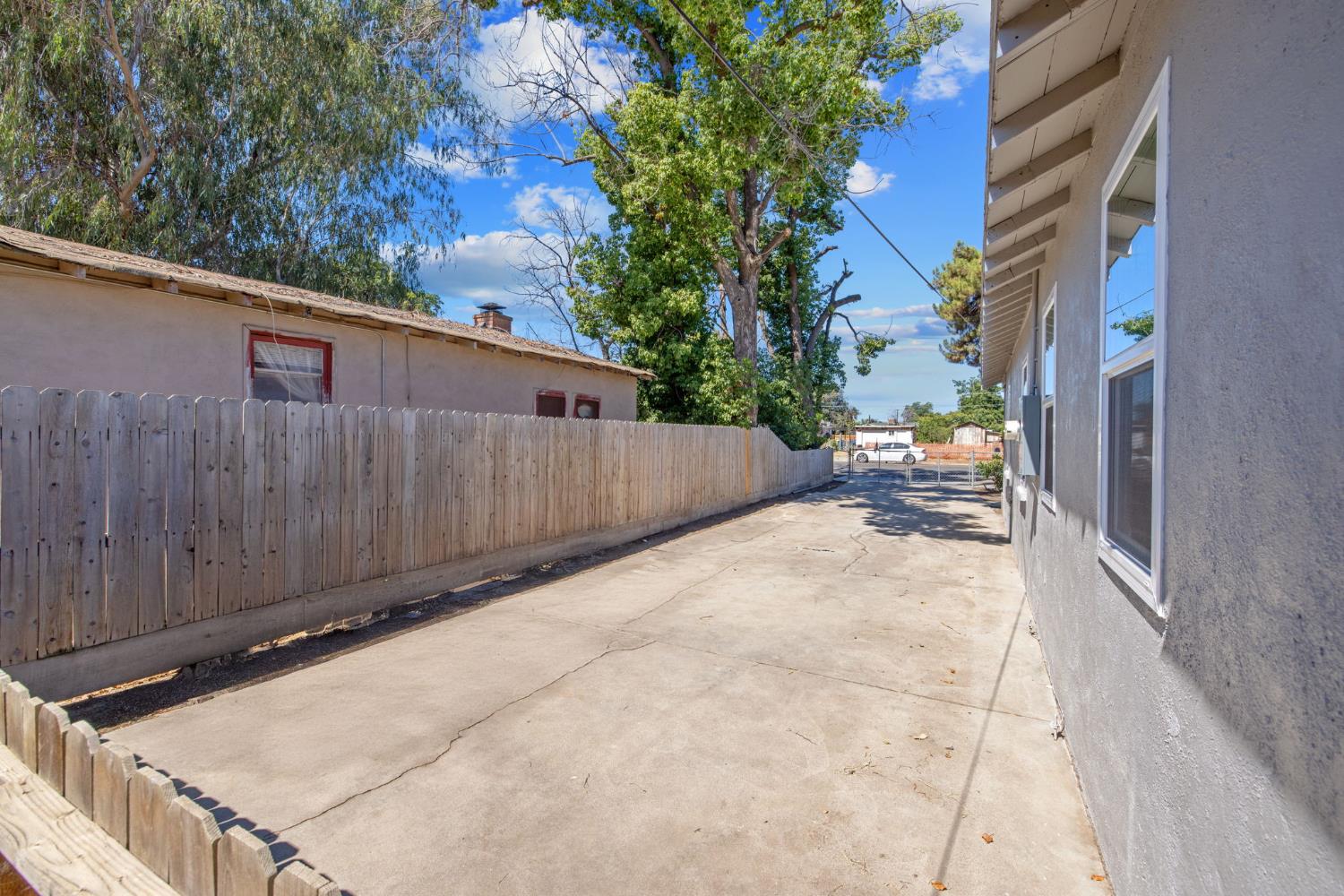 740 S S. G St, Tulare, CA 93274
